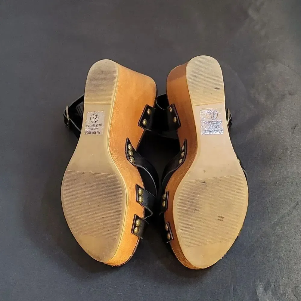 CITYCLASSIFIED ANKLE STRAP ADJUSTABLE BUCK CRISSCROSS OPEN TOE WEDGE SANDAL